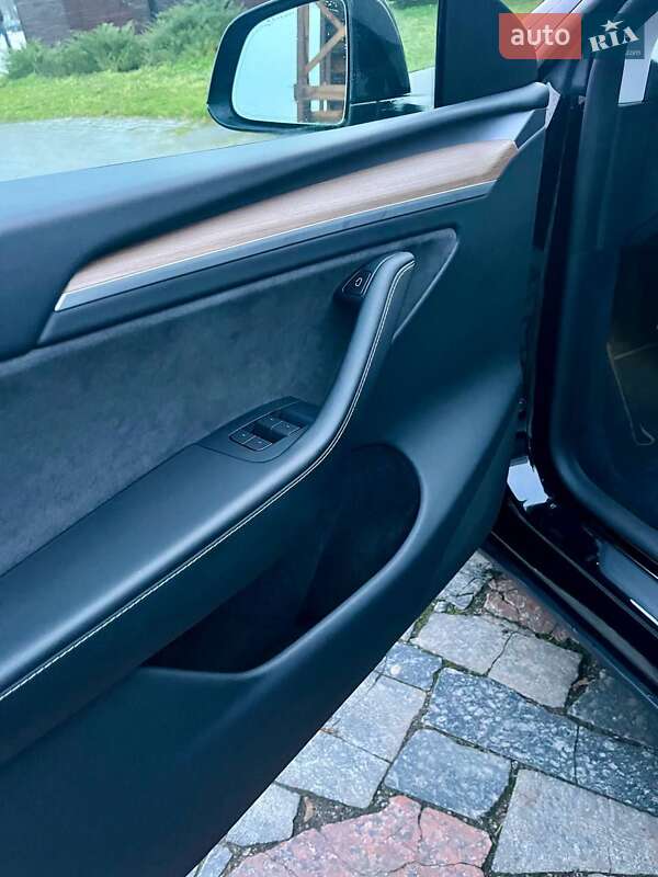 Внедорожник / Кроссовер Tesla Model Y 2023 в Кременчуге фото 26 Внедорожник / Кроссовер Tesla Model Y 2023 в Кременчуге