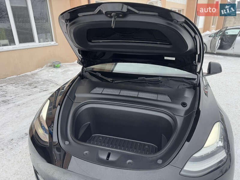 Внедорожник / Кроссовер Tesla Model Y 2022 в Луцке