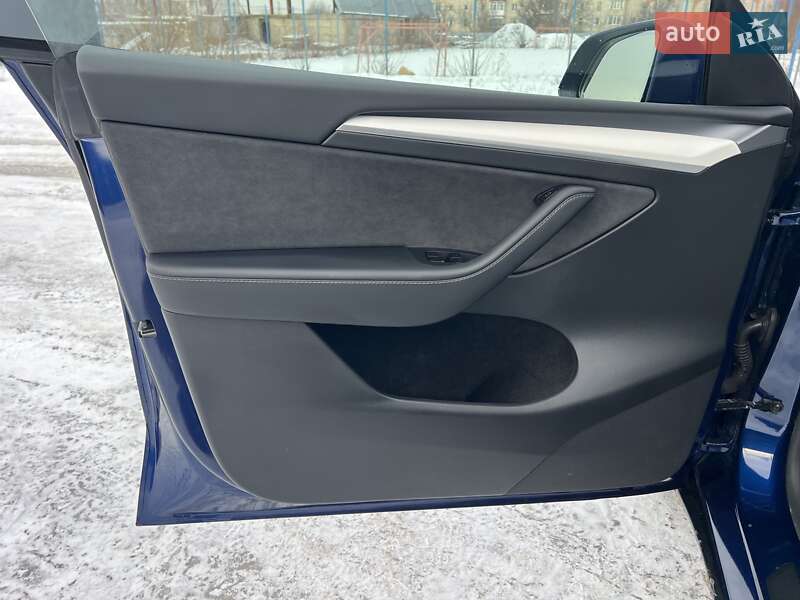 Внедорожник / Кроссовер Tesla Model Y 2025 в Богуславе