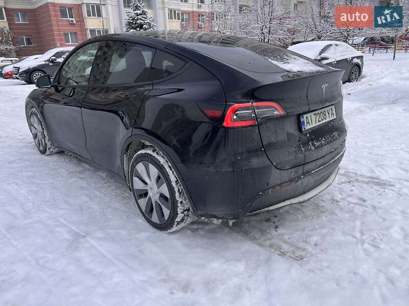 Внедорожник / Кроссовер Tesla Model Y 2023 в Киеве