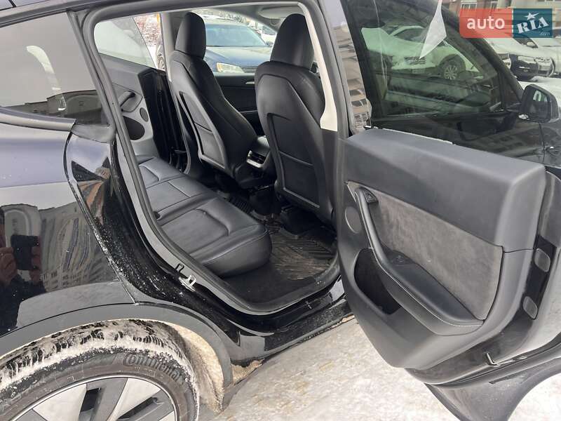 Внедорожник / Кроссовер Tesla Model Y 2023 в Киеве
