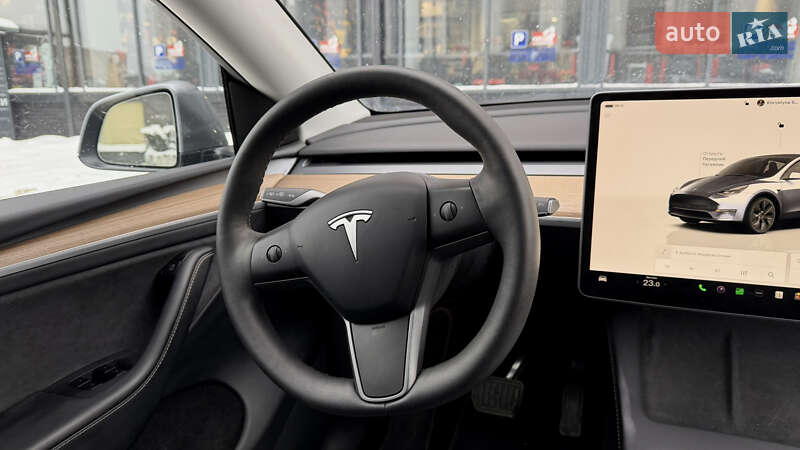 Внедорожник / Кроссовер Tesla Model Y 2024 в Львове