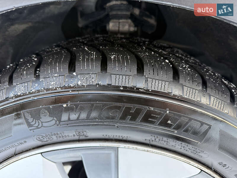 Внедорожник / Кроссовер Tesla Model Y 2022 в Стрые