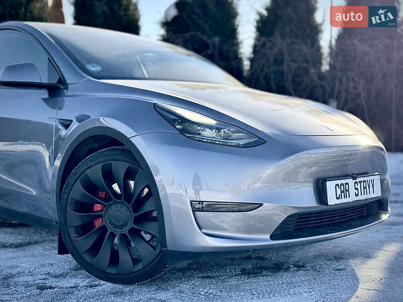 Внедорожник / Кроссовер Tesla Model Y 2023 в Стрые