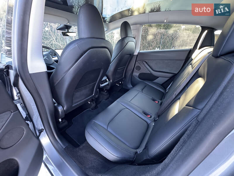 Внедорожник / Кроссовер Tesla Model Y 2023 в Стрые