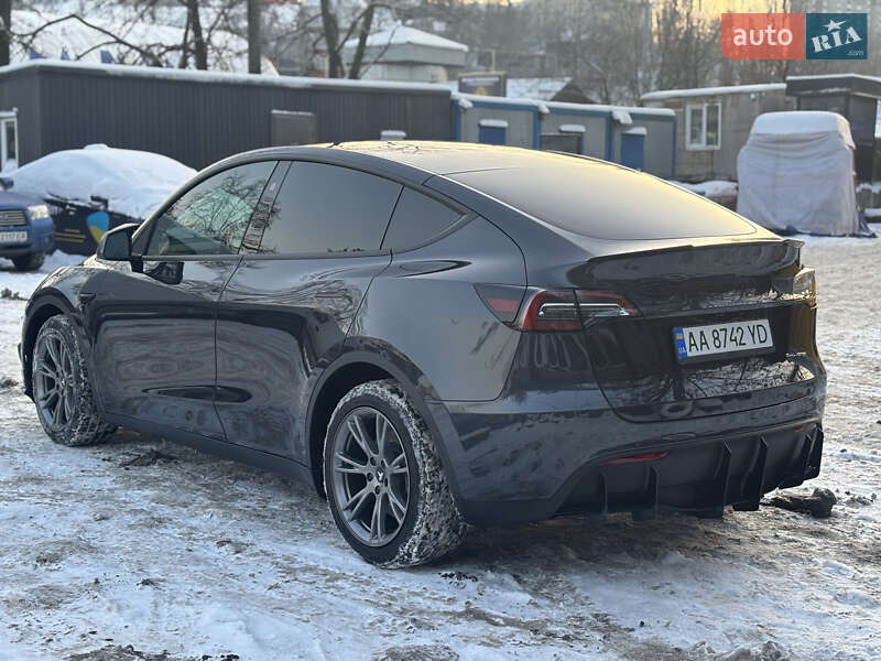 Внедорожник / Кроссовер Tesla Model Y 2024 в Киеве