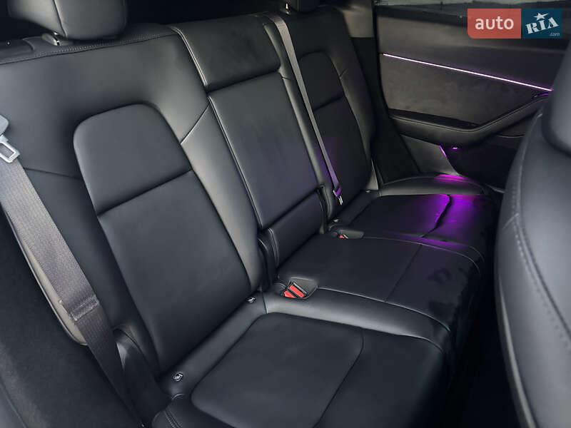 Внедорожник / Кроссовер Tesla Model Y 2024 в Киеве