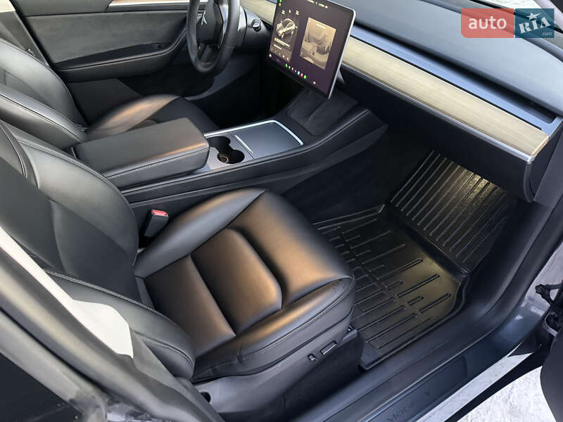 Внедорожник / Кроссовер Tesla Model Y 2022 в Львове