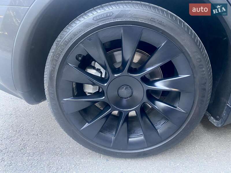 Позашляховик / Кросовер Tesla Model Y 2023 в Києві фото 3 Позашляховик / Кросовер Tesla Model Y 2023 в Києві