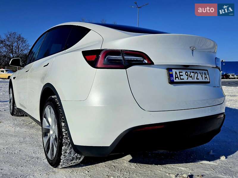 Позашляховик / Кросовер Tesla Model Y 2023 в Дніпрі