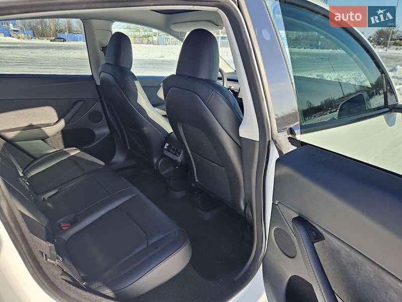 Позашляховик / Кросовер Tesla Model Y 2023 в Дніпрі