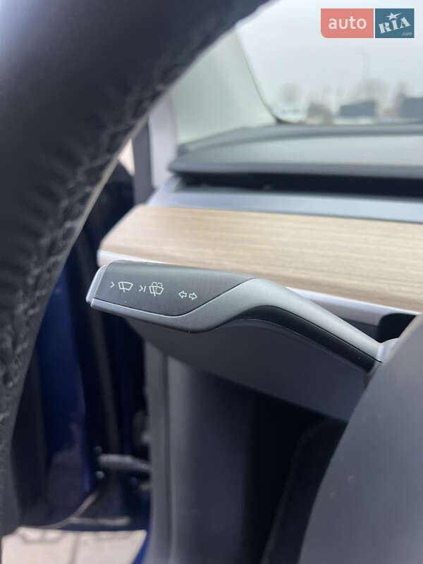 Позашляховик / Кросовер Tesla Model Y 2023 в Луцьку