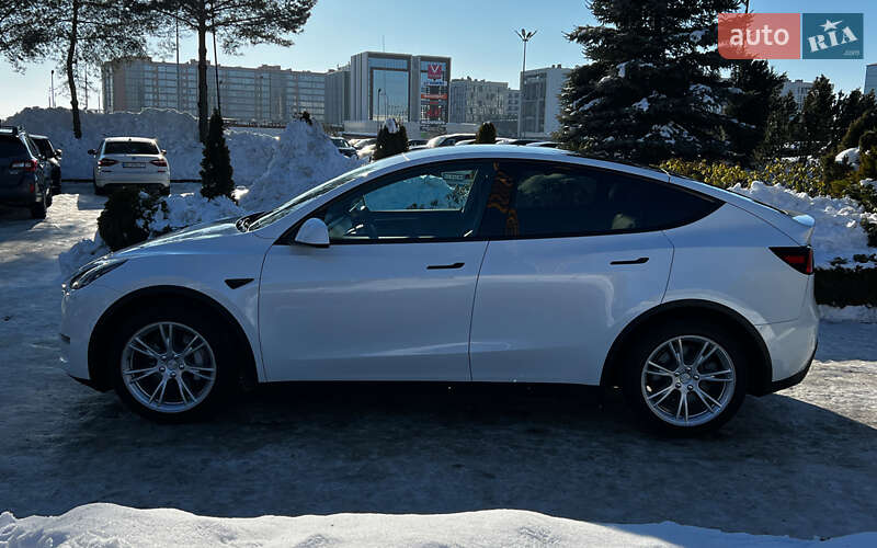 Позашляховик / Кросовер Tesla Model Y 2022 в Львові