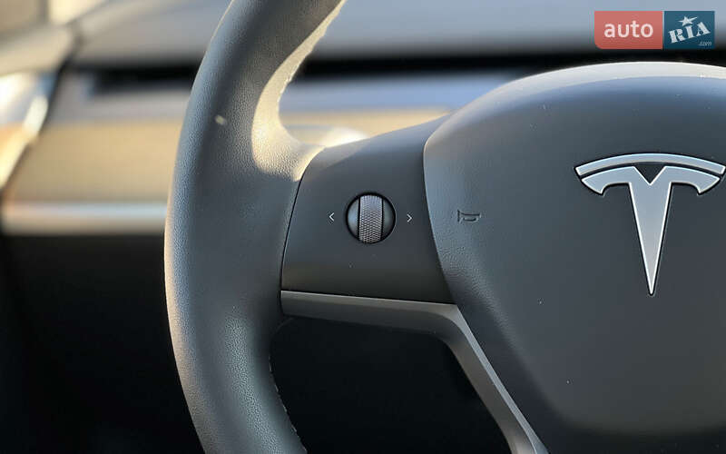 Позашляховик / Кросовер Tesla Model Y 2022 в Львові