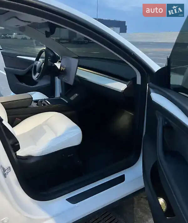 Внедорожник / Кроссовер Tesla Model Y 2022 в Ивано-Франковске