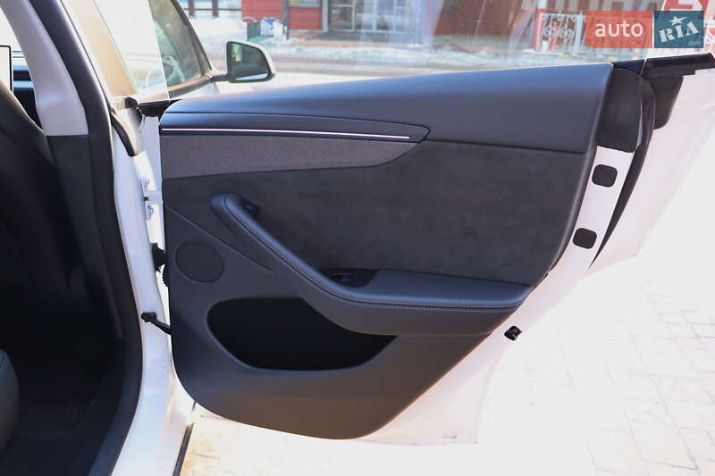 Внедорожник / Кроссовер Tesla Model Y 2025 в Львове фото 35 Внедорожник / Кроссовер Tesla Model Y 2025 в Львове