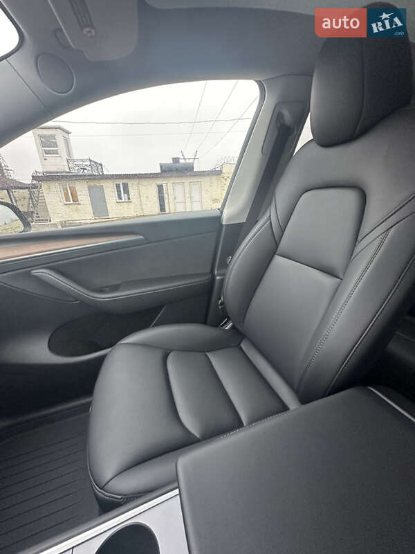 Позашляховик / Кросовер Tesla Model Y 2024 в Дніпрі