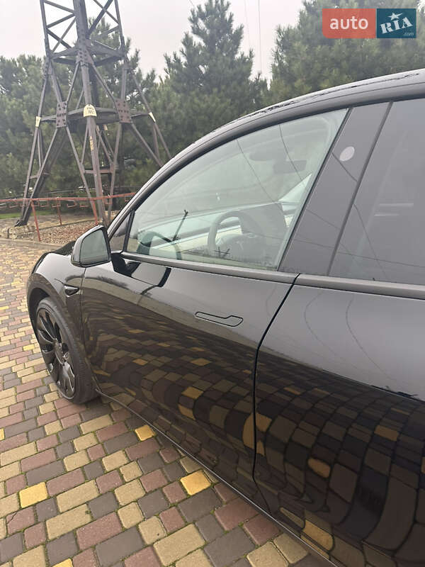 Позашляховик / Кросовер Tesla Model Y 2024 в Дніпрі