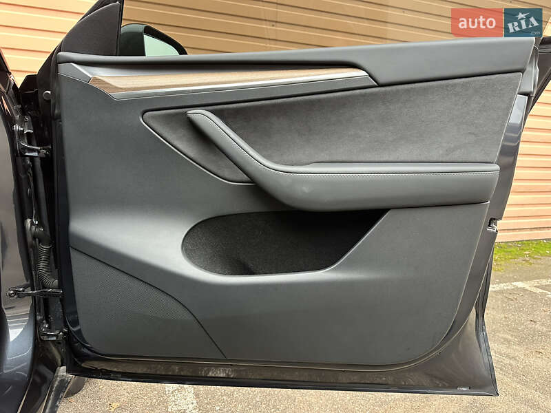 Внедорожник / Кроссовер Tesla Model Y 2024 в Киеве фото 24 Внедорожник / Кроссовер Tesla Model Y 2024 в Киеве