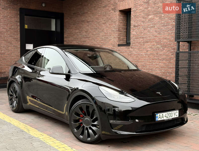 Позашляховик / Кросовер Tesla Model Y 2023 в Києві фото 2 Позашляховик / Кросовер Tesla Model Y 2023 в Києві