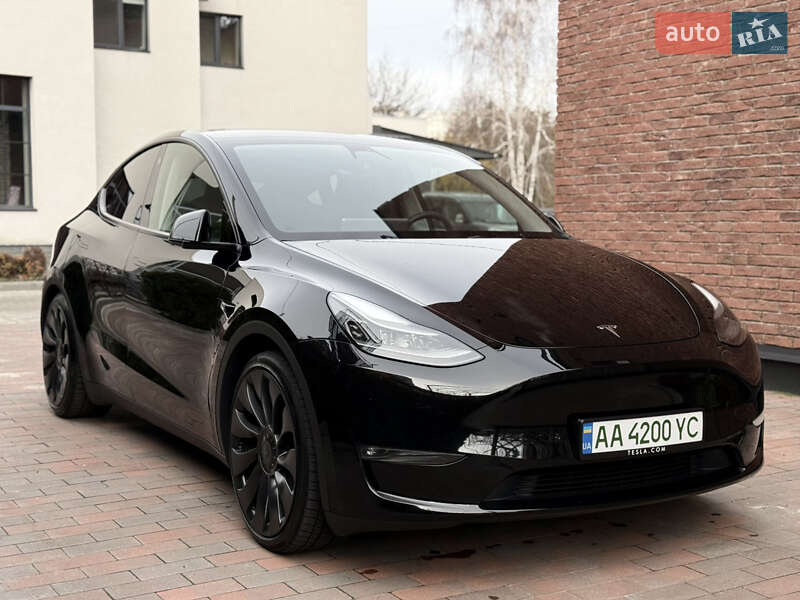 Позашляховик / Кросовер Tesla Model Y 2023 в Києві фото 3 Позашляховик / Кросовер Tesla Model Y 2023 в Києві