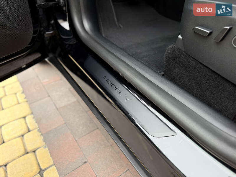 Позашляховик / Кросовер Tesla Model Y 2023 в Києві фото 31 Позашляховик / Кросовер Tesla Model Y 2023 в Києві