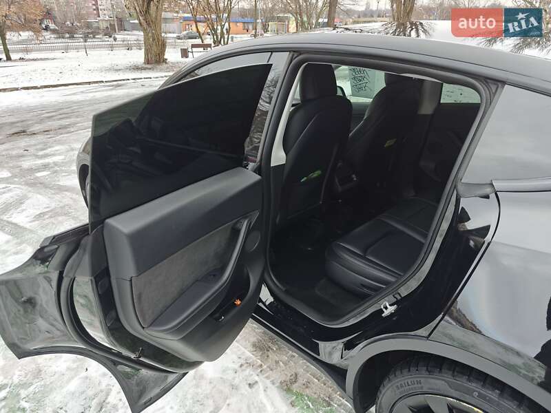 Позашляховик / Кросовер Tesla Model Y 2021 в Дніпрі фото 3 Позашляховик / Кросовер Tesla Model Y 2021 в Дніпрі