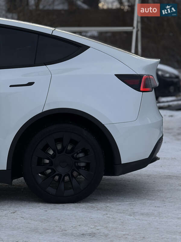 Внедорожник / Кроссовер Tesla Model Y 2022 в Киеве