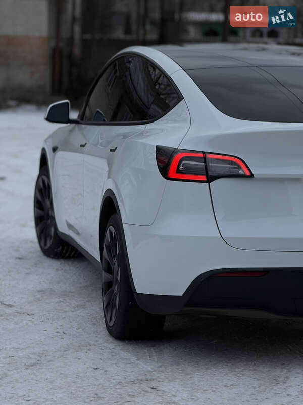 Внедорожник / Кроссовер Tesla Model Y 2022 в Киеве