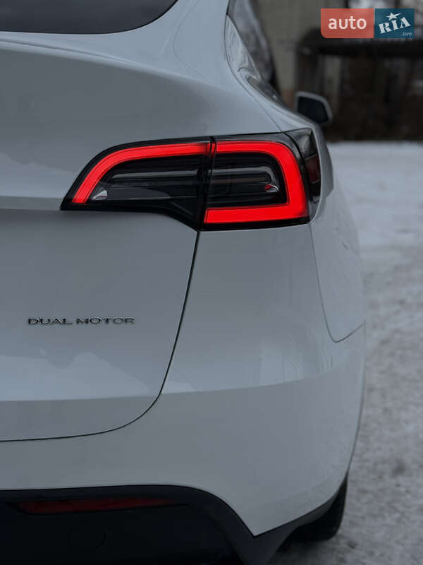 Внедорожник / Кроссовер Tesla Model Y 2022 в Киеве