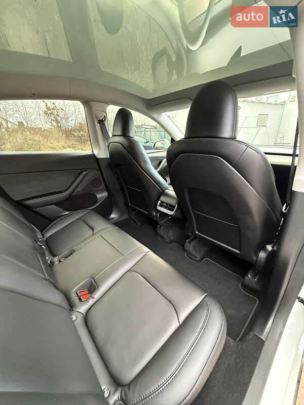 Внедорожник / Кроссовер Tesla Model Y 2022 в Киеве