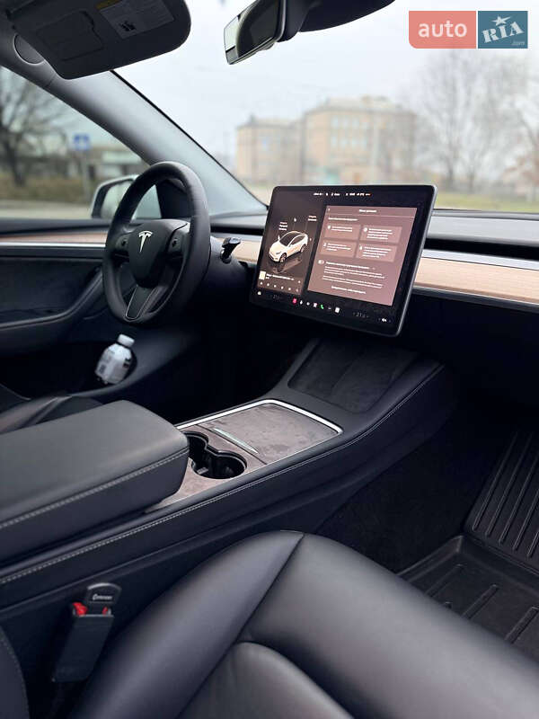 Внедорожник / Кроссовер Tesla Model Y 2024 в Запорожье