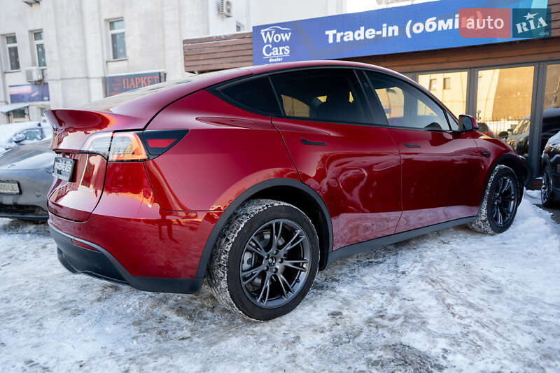 Внедорожник / Кроссовер Tesla Model Y 2024 в Киеве