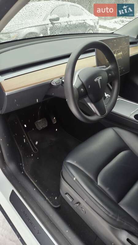 Внедорожник / Кроссовер Tesla Model Y 2023 в Днепре фото 12 Внедорожник / Кроссовер Tesla Model Y 2023 в Днепре