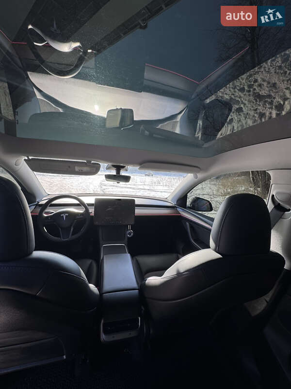 Внедорожник / Кроссовер Tesla Model Y 2023 в Львове
