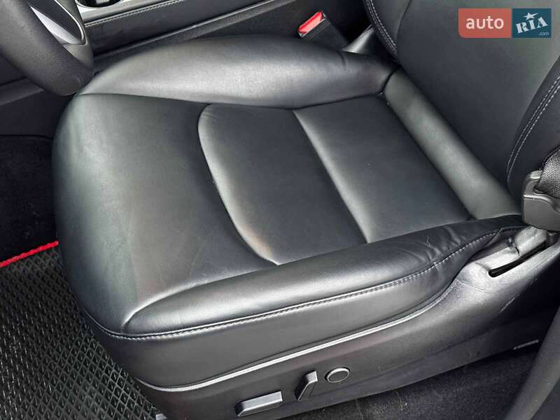 Позашляховик / Кросовер Tesla Model Y 2022 в Києві