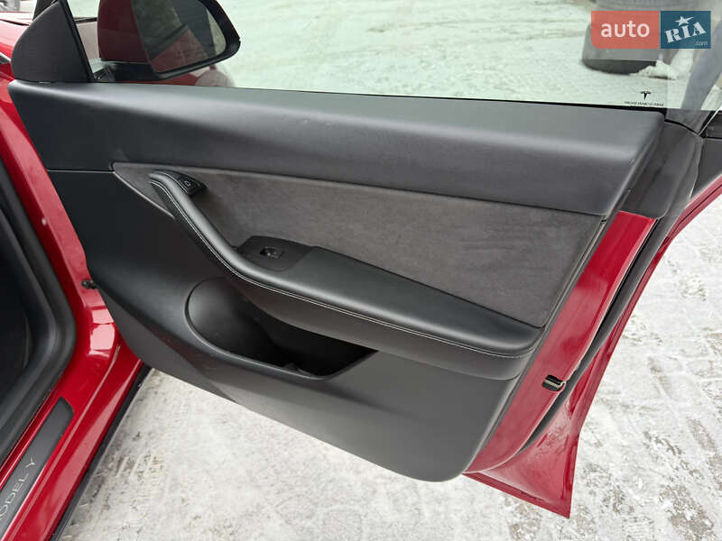 Внедорожник / Кроссовер Tesla Model Y 2022 в Львове