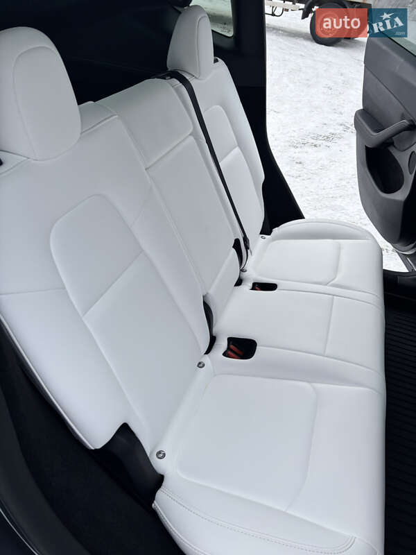 Позашляховик / Кросовер Tesla Model Y 2023 в Дніпрі фото 16 Позашляховик / Кросовер Tesla Model Y 2023 в Дніпрі