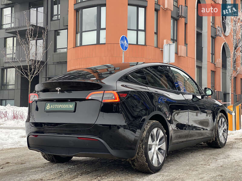 Внедорожник / Кроссовер Tesla Model Y 2024 в Киеве