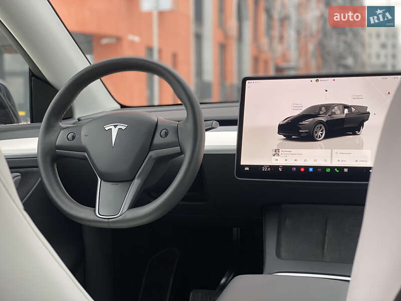 Внедорожник / Кроссовер Tesla Model Y 2024 в Киеве