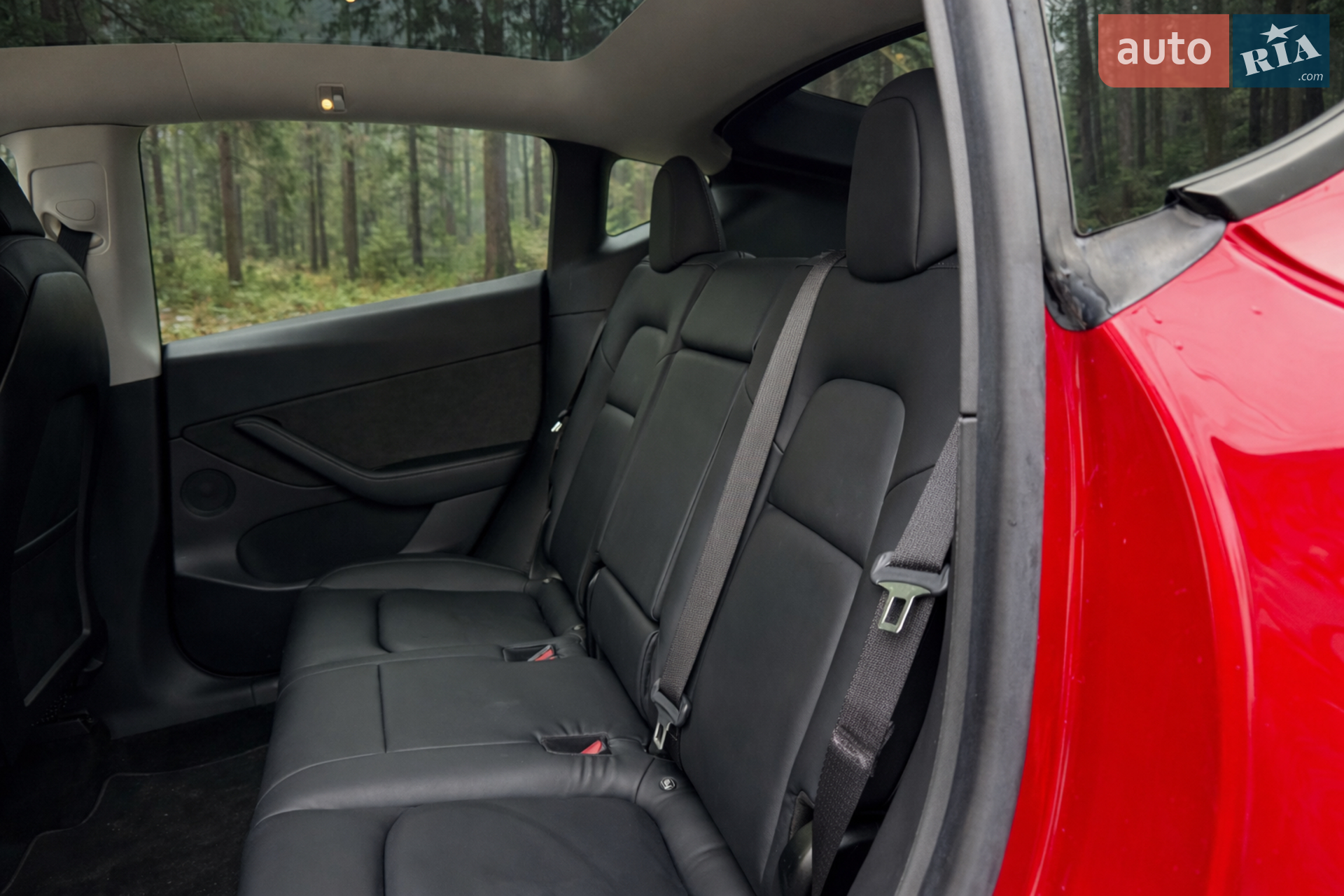 2020 Tesla Model Y - мініатюра 8