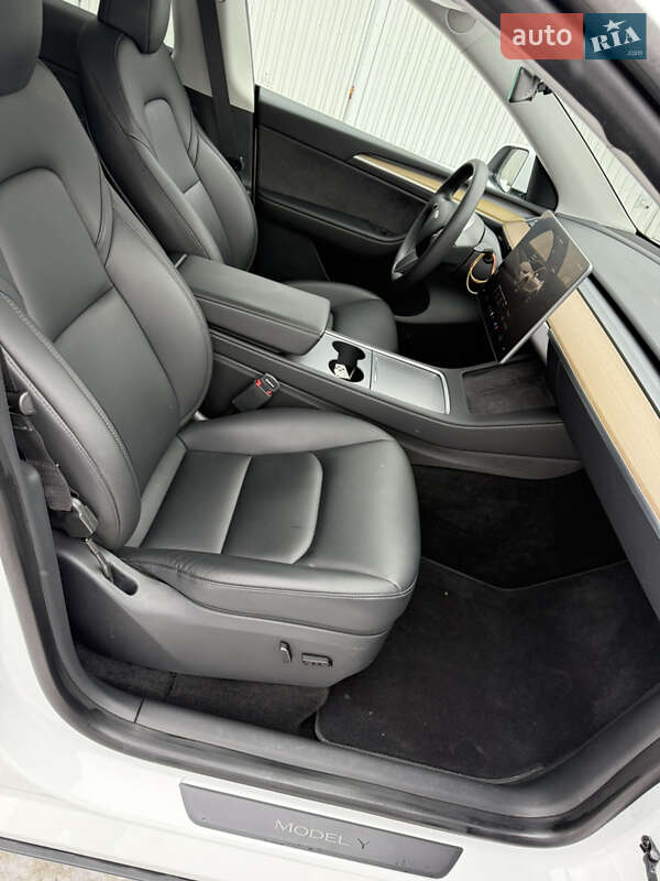 Внедорожник / Кроссовер Tesla Model Y 2023 в Днепре