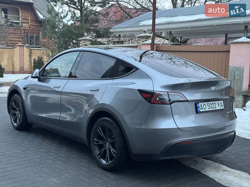 Позашляховик / Кросовер Tesla Model Y 2024 в Ужгороді фото 4 Позашляховик / Кросовер Tesla Model Y 2024 в Ужгороді
