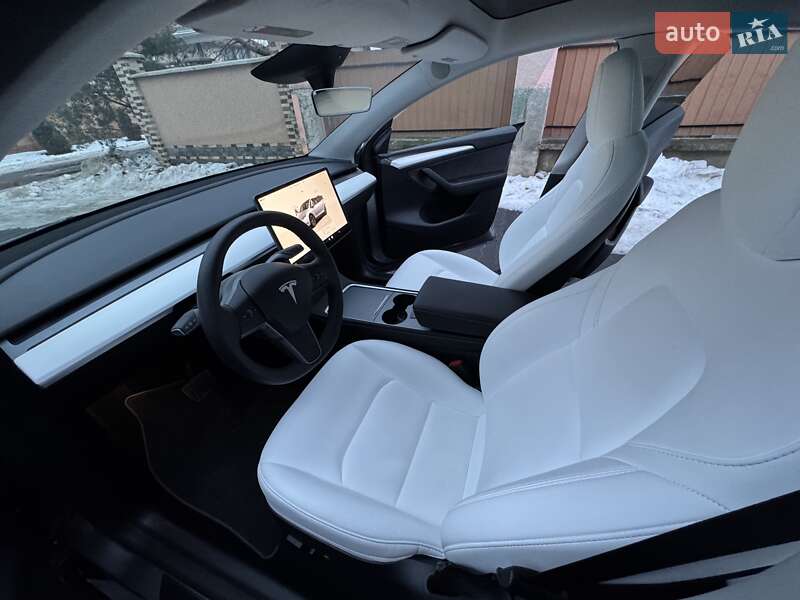 Позашляховик / Кросовер Tesla Model Y 2024 в Ужгороді фото 20 Позашляховик / Кросовер Tesla Model Y 2024 в Ужгороді