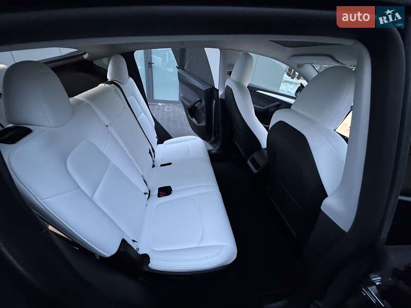 Позашляховик / Кросовер Tesla Model Y 2024 в Ужгороді фото 22 Позашляховик / Кросовер Tesla Model Y 2024 в Ужгороді