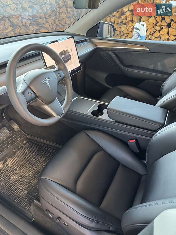Позашляховик / Кросовер Tesla Model Y 2024 в Києві