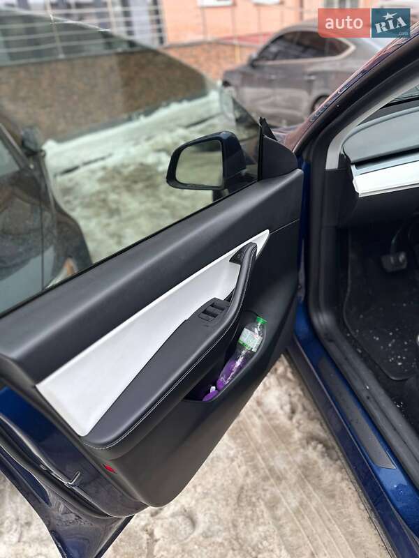 Позашляховик / Кросовер Tesla Model Y 2021 в Львові