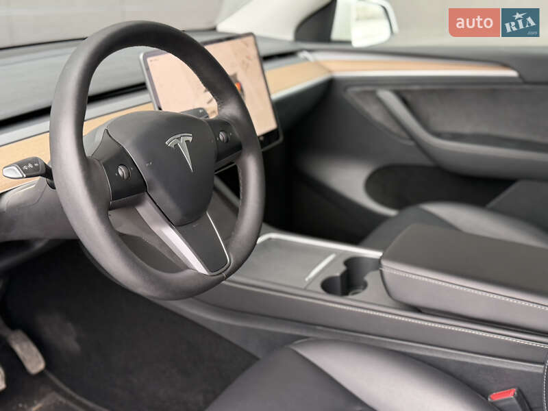 Позашляховик / Кросовер Tesla Model Y 2023 в Києві