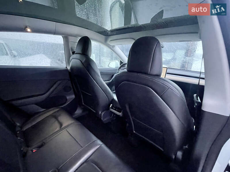 Позашляховик / Кросовер Tesla Model Y 2021 в Львові