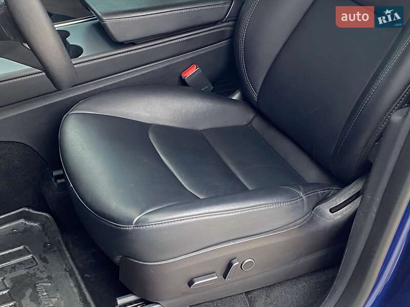 Позашляховик / Кросовер Tesla Model Y 2023 в Києві